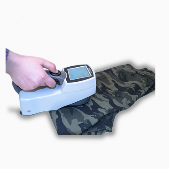 MiniScan EZ 4500L: Portable Spectrophotometer.